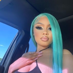 Meet your Posher, Nivea